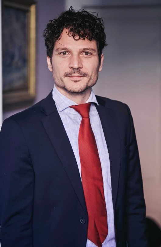 Abogados de extranjería en Barcelona - XlegalZ